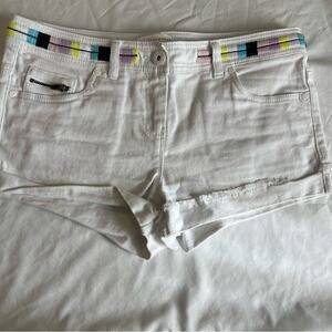 Next Beachwear women’s white shorts size 10. Embroidered belt and zip pocket